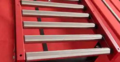 滾筒輸送線在生產(chǎn)制造領域的作用